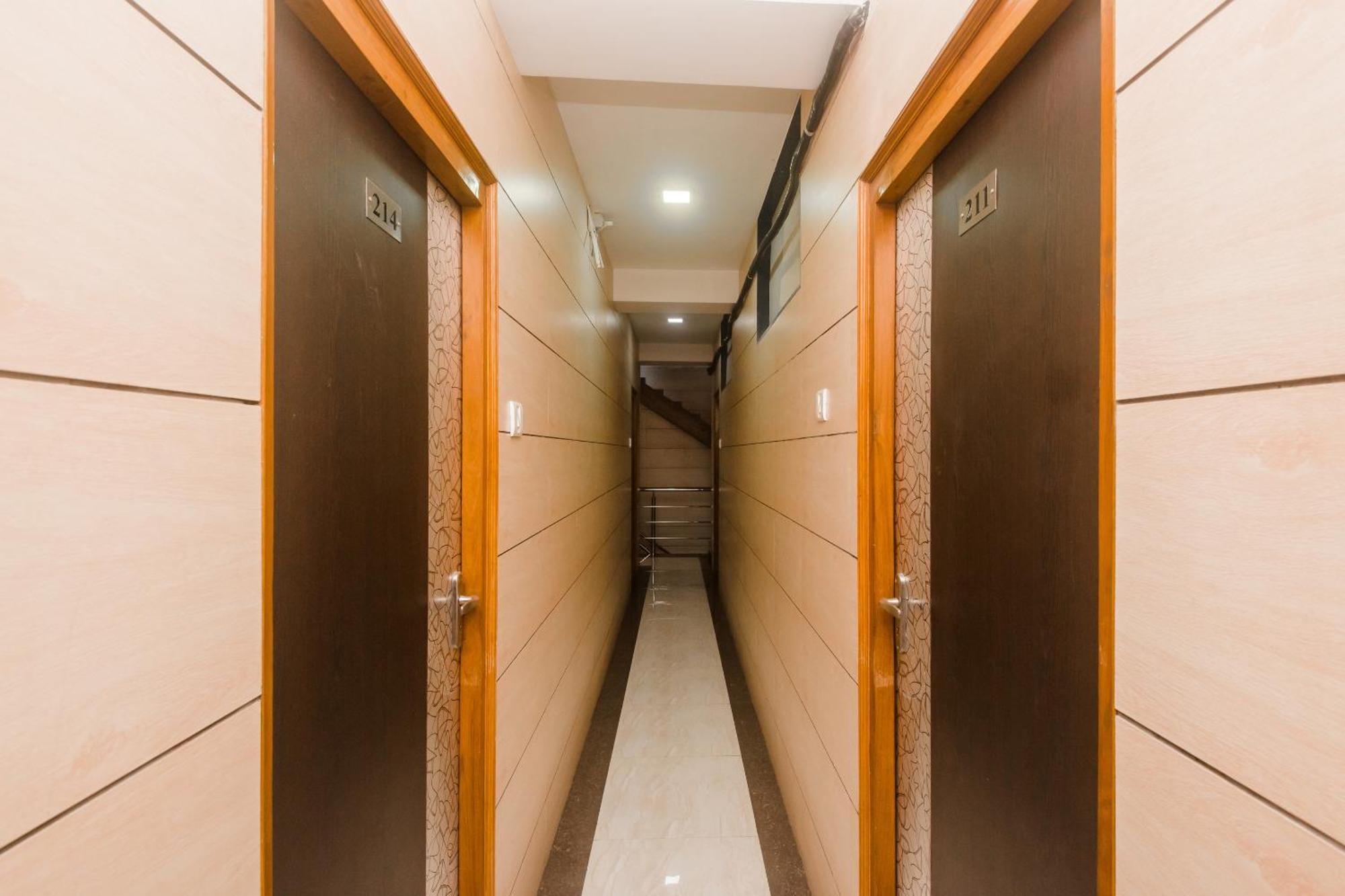 Hotel O Kamal Мумбаи Экстерьер фото